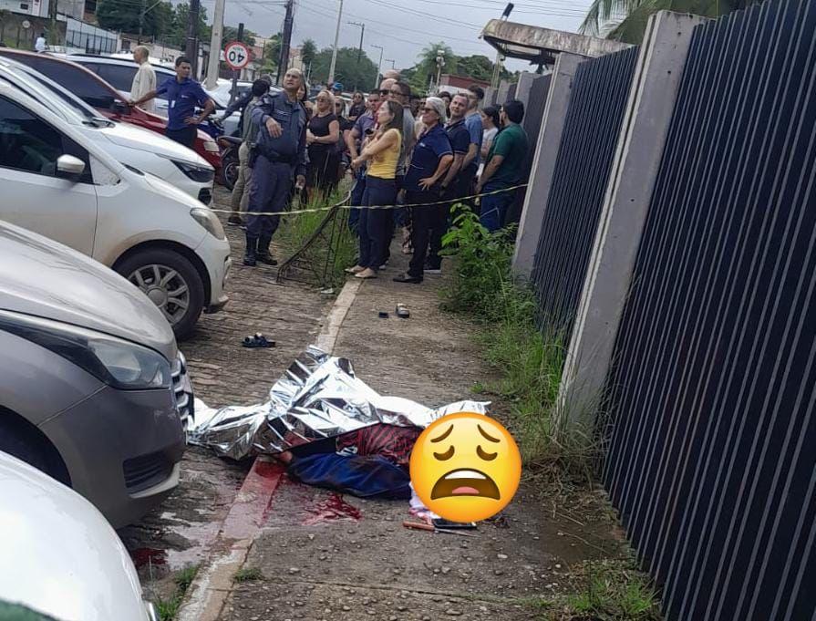 MORTE CRUEL EX MARIDO MATA MULHER A FACADAS EM SANTANA